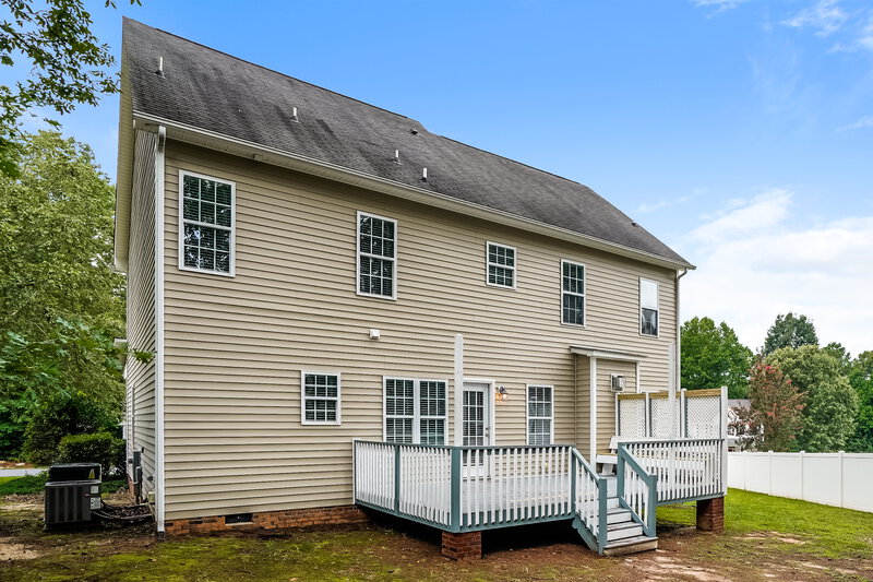 2,170/Mo, 221 Worthington Ct Clayton, NC 27527 Rear View