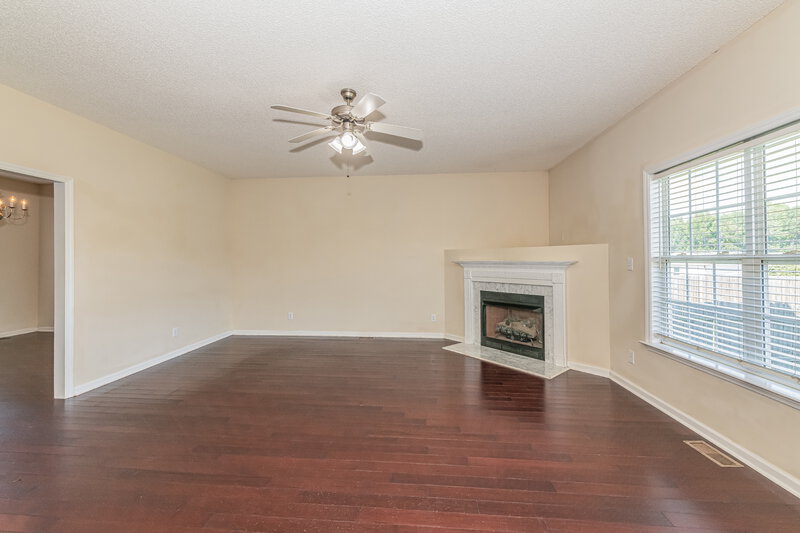 2,260/Mo, 36 Faircloth Ct Clayton, NC 27520 Living Room View