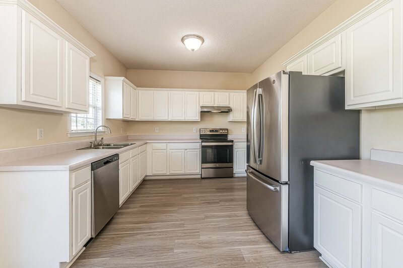 2,260/Mo, 36 Faircloth Ct Clayton, NC 27520 Kitchen View