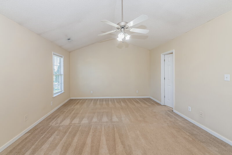 2,260/Mo, 36 Faircloth Ct Clayton, NC 27520 Main Bedroom View 2