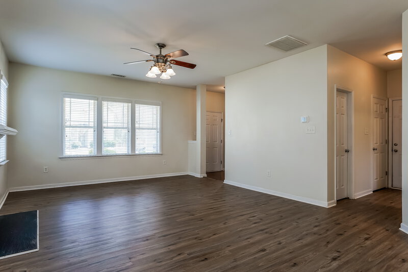 2,195/Mo, 4812 Landover Ridge Dr Raleigh, NC 27616 Misc View 3