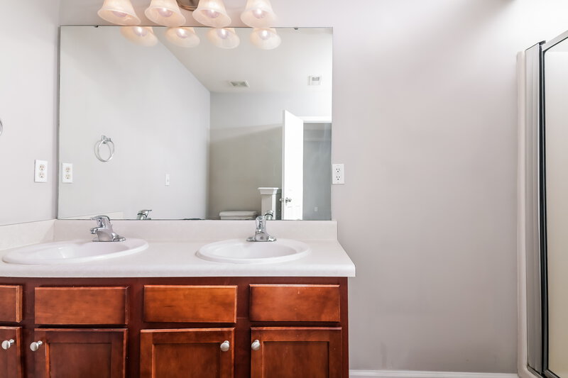 2,035/Mo, 820 Steam Boat St Knightdale, NC 27545 Main Bathroom View