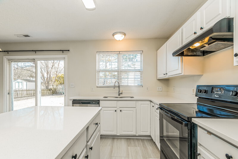 1,835/Mo, 225 Honeywell Way Fuquay Varina, NC 27526 Kitchen View 2