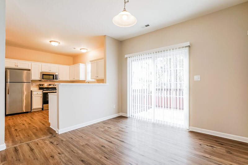 2,580/Mo, 2811 Erinridge Rd Raleigh, NC 27610 Dining Room View
