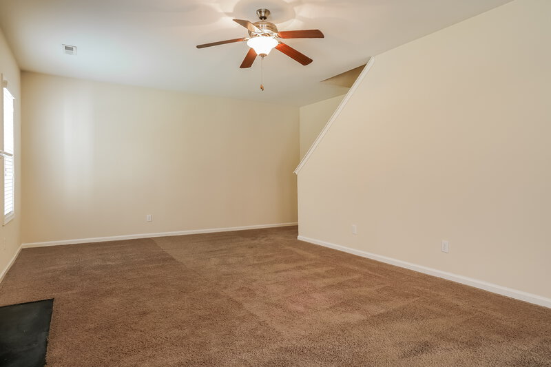 2,010/Mo, 1301 Braemar Highland Dr Zebulon, NC 27597 Living Room View