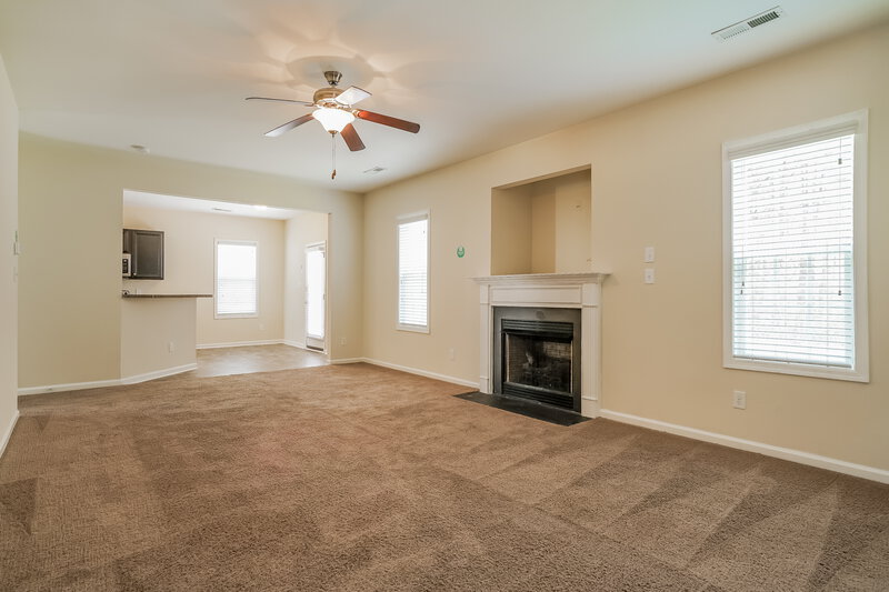 2,010/Mo, 1301 Braemar Highland Dr Zebulon, NC 27597 Living Room View 3