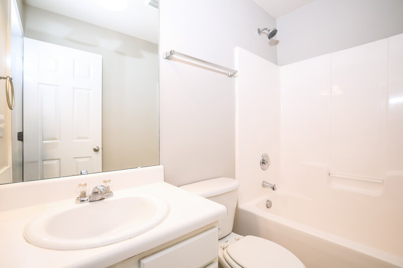 1,835/Mo, 2043 Swimming Hole Cir Raleigh, NC 27610 Bathroom View 2