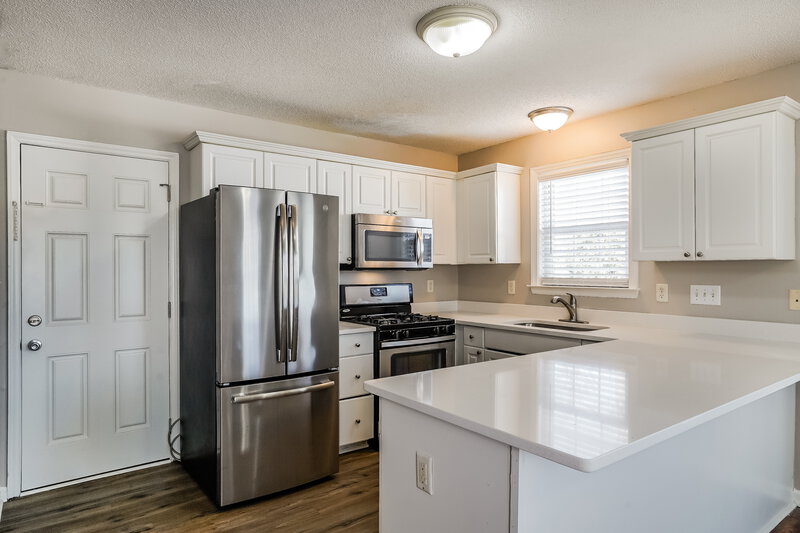 3,060/Mo, 4000 Mackinac Island Ln Raleigh, NC 27610 Kitchen View