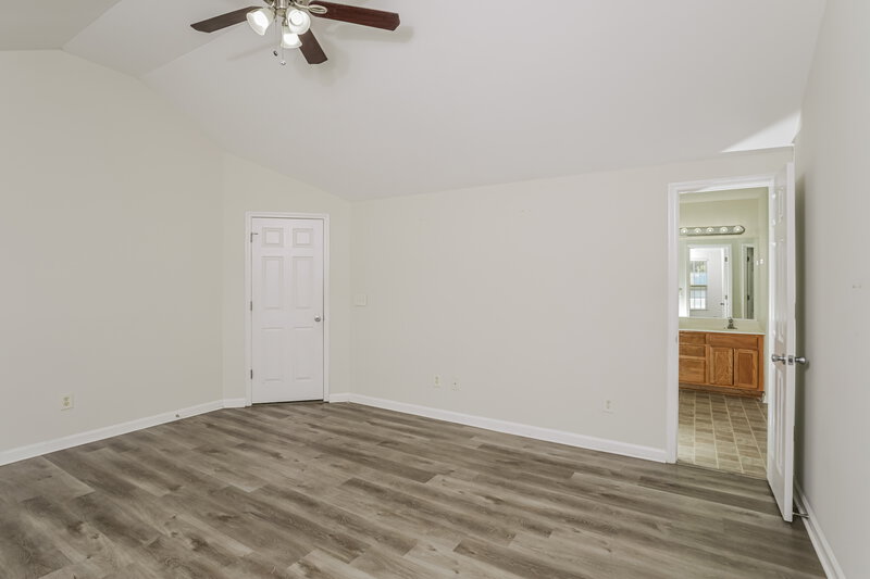 2,175/Mo, 3771 Burtons Barn St Raleigh, NC 27610 Main Bedroom View 2