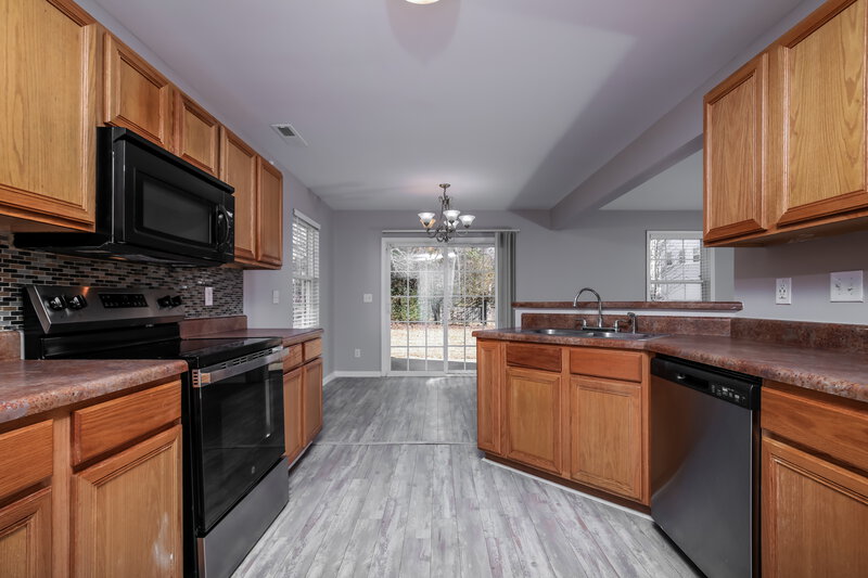 1,785/Mo, 721 Champion St Clayton, NC 27520 Kitchen View 2