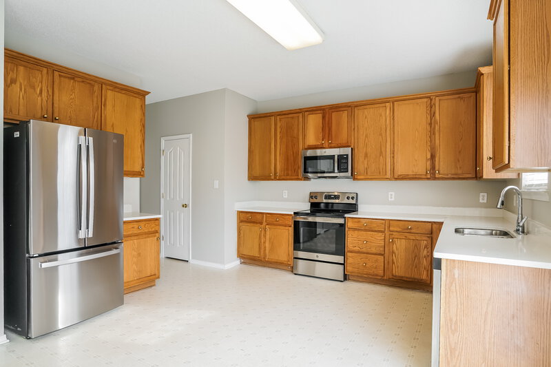 2,050/Mo, 5520 Cahaba Way Raleigh, NC 27616 Kitchen View
