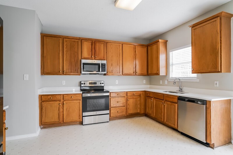 2,050/Mo, 5520 Cahaba Way Raleigh, NC 27616 Kitchen View 2