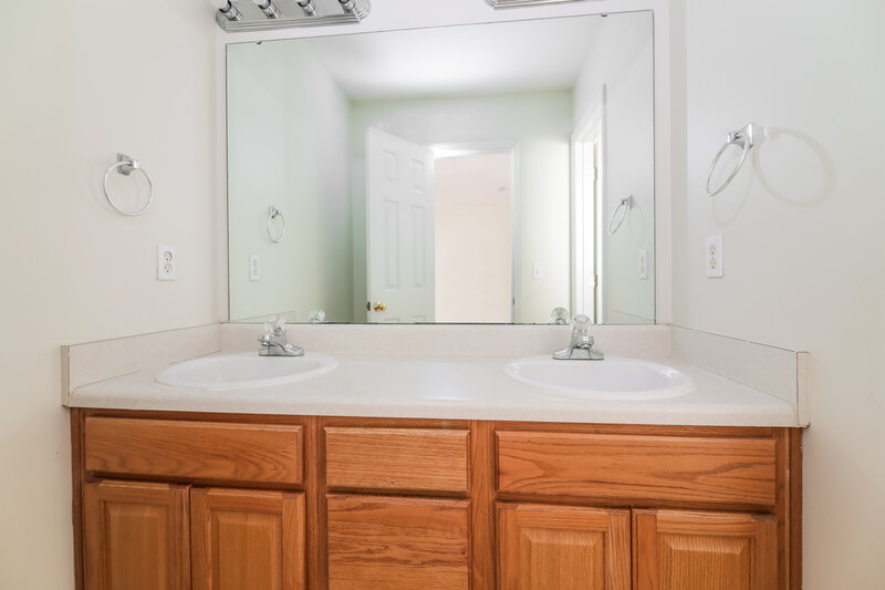 1,785/Mo, 525 Groveton Trl Wake Forest, NC 27587 Main Bathroom View