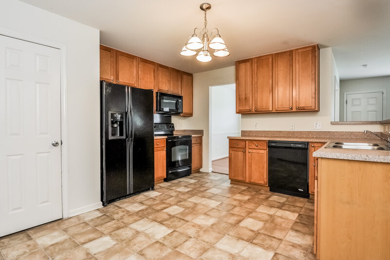 2,195/Mo, 745 Willow Bay Dr Fuquay Varina, NC 27526 Kitchen View 2