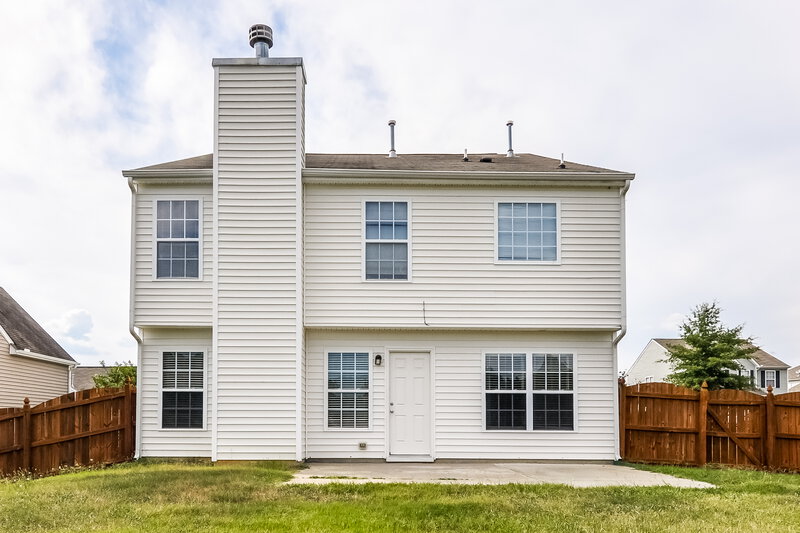 2,195/Mo, 745 Willow Bay Dr Fuquay Varina, NC 27526 Exterior View