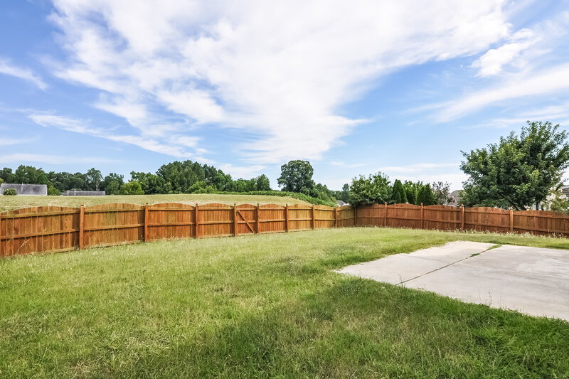 2,195/Mo, 745 Willow Bay Dr Fuquay Varina, NC 27526 Exterior View 2