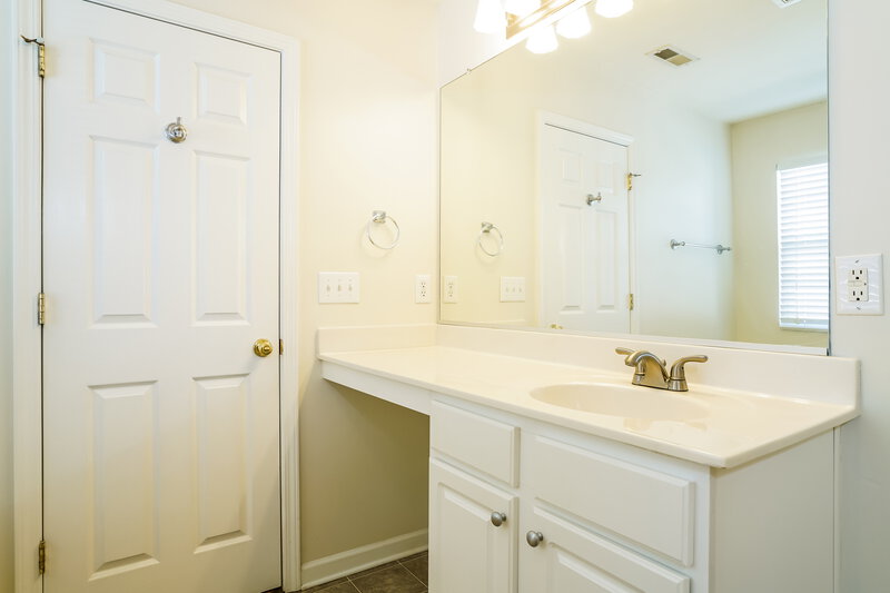 2,365/Mo, 813 Stackhurst Way Wake Forest, NC 27587 Main Bathroom View