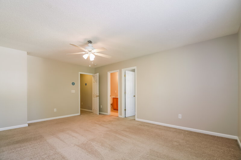 2,180/Mo, 4904 Tommans Trl Raleigh, NC 27616 Main Bedroom View