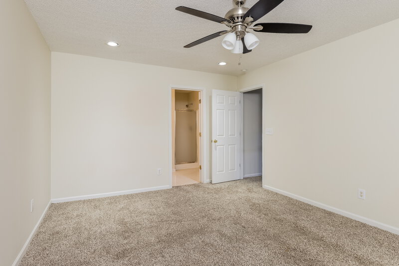 2,035/Mo, 401 Siena Dr Wake Forest, NC 27587 Main Bedroom View 2