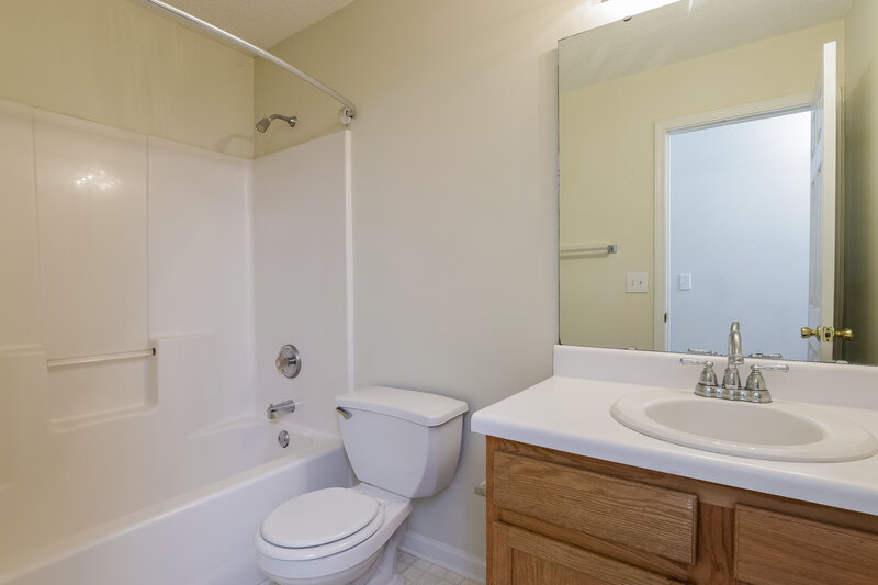 2,035/Mo, 401 Siena Dr Wake Forest, NC 27587 Bathroom View