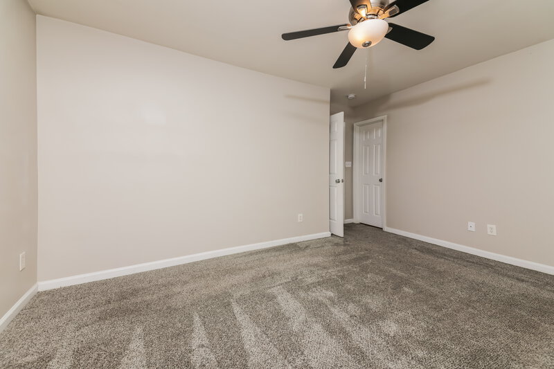 1,925/Mo, 248 N Weststone Blvd Fuquay Varina, NC 27526 Main Bedroom View 2