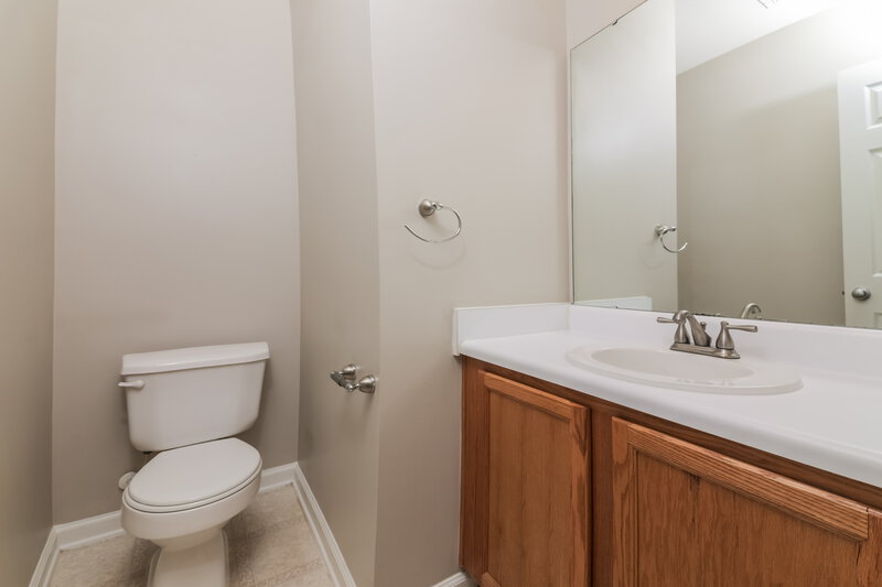1,925/Mo, 248 N Weststone Blvd Fuquay Varina, NC 27526 Bathroom View 3