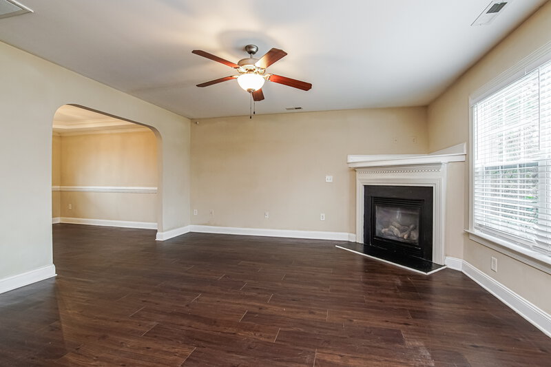2,075/Mo, 601 Monterey Pine Dr Fuquay Varina, NC 27526 Living Room View 2