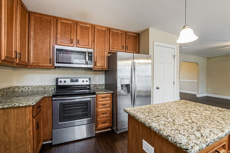 2,075/Mo, 601 Monterey Pine Dr Fuquay Varina, NC 27526 Kitchen View 2