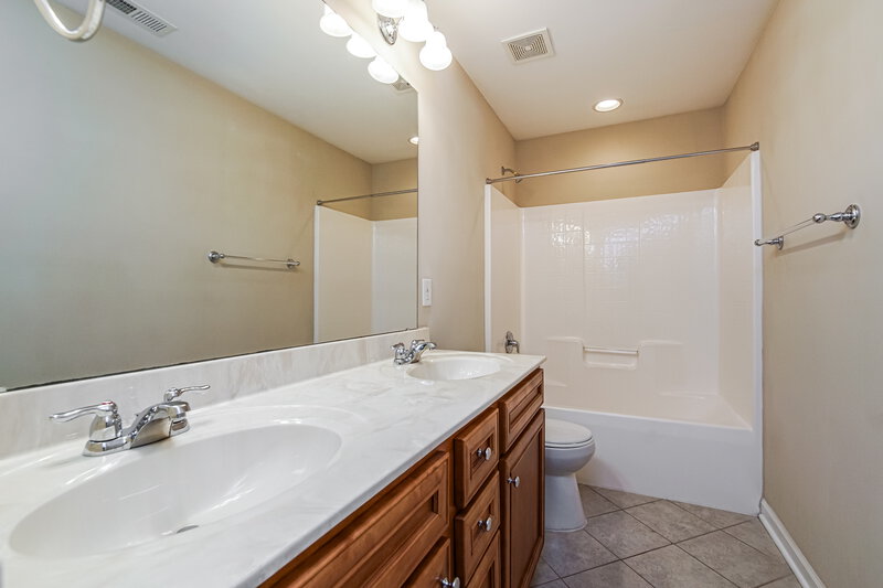 2,075/Mo, 601 Monterey Pine Dr Fuquay Varina, NC 27526 Main Bathroom View