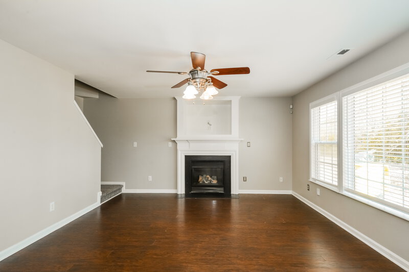 2,100/Mo, 5263 Little Sandy Dr Raleigh, NC 27616 Living Room View