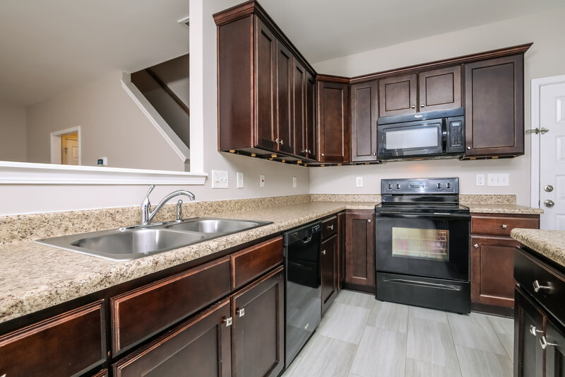 1,955/Mo, 1253 Braemar Highland Dr Zebulon, NC 27597 Kitchen View 2