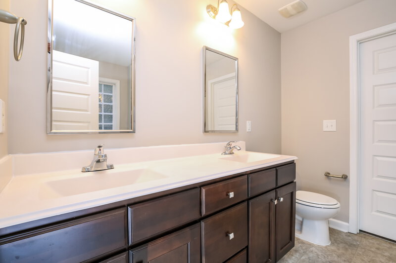 1,955/Mo, 1253 Braemar Highland Dr Zebulon, NC 27597 Main Bathroom View