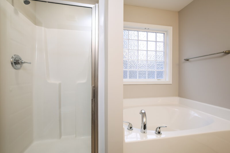1,955/Mo, 1253 Braemar Highland Dr Zebulon, NC 27597 Main Bathroom View 2