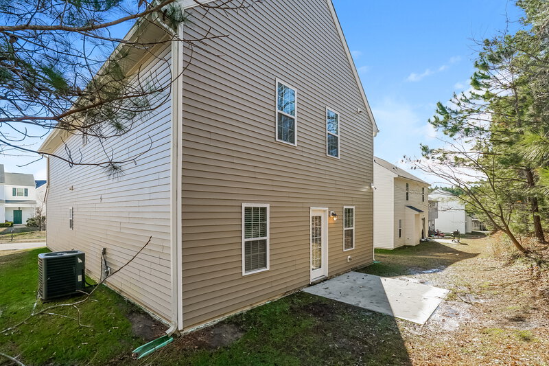 1,845/Mo, 2326 King Malcolm Ln Zebulon, NC 27597 Rear View