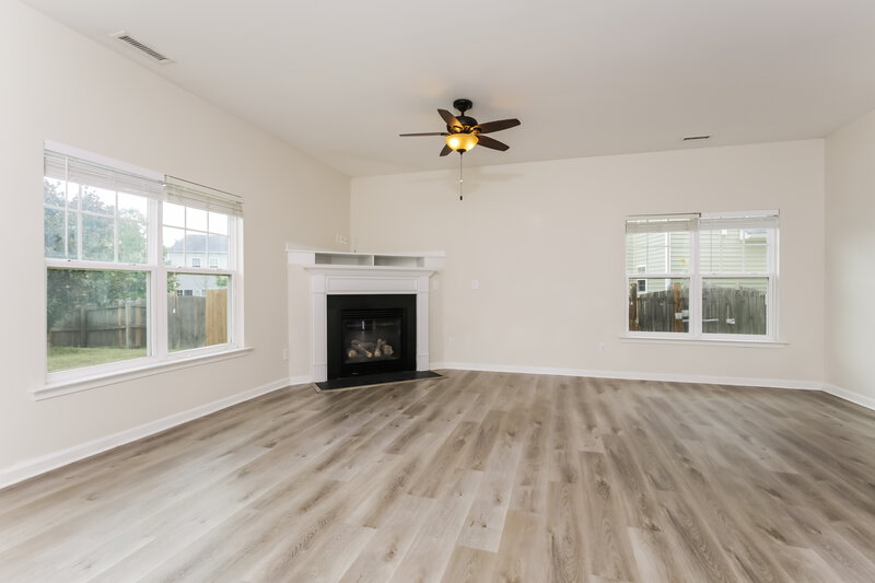 1,900/Mo, 645 Smithridge Way Fuquay Varina, NC 27526 Living Room View