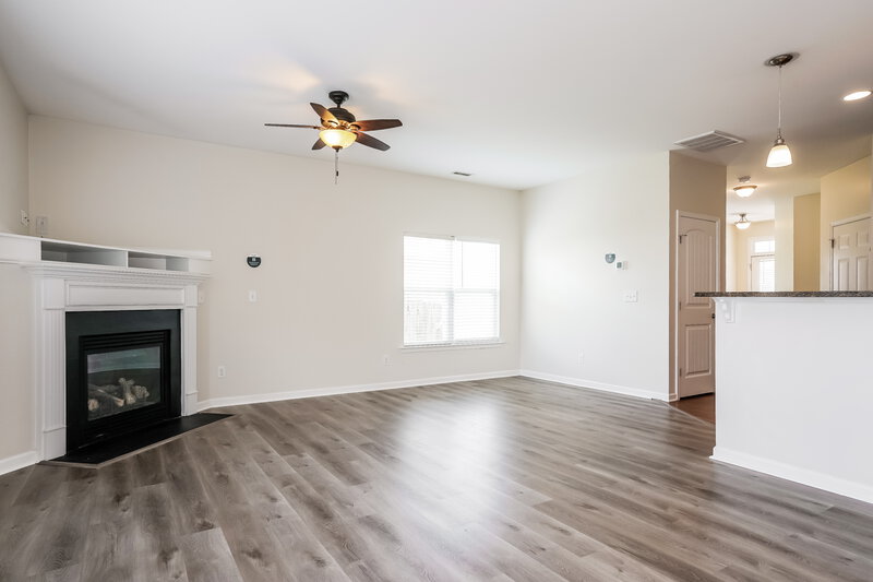 2,850/Mo, 645 Smithridge Way Fuquay Varina, NC 27526 Living Room View 2