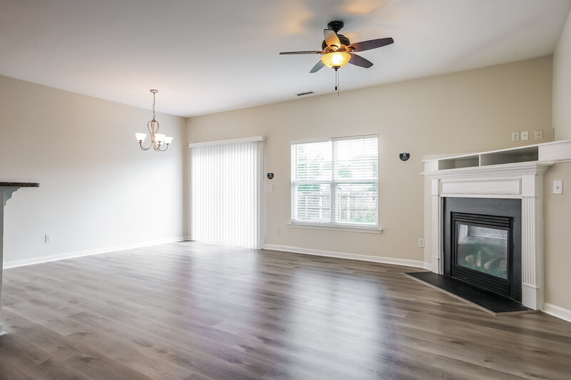 2,850/Mo, 645 Smithridge Way Fuquay Varina, NC 27526 Living Room View 3