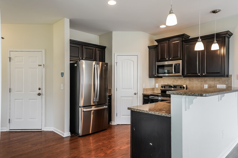 2,850/Mo, 645 Smithridge Way Fuquay Varina, NC 27526 Kitchen View