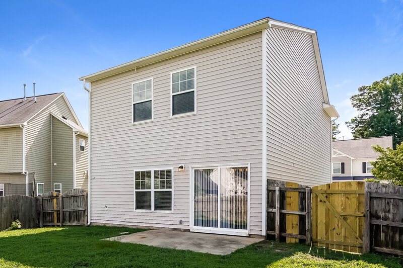 2,850/Mo, 645 Smithridge Way Fuquay Varina, NC 27526 Rear View