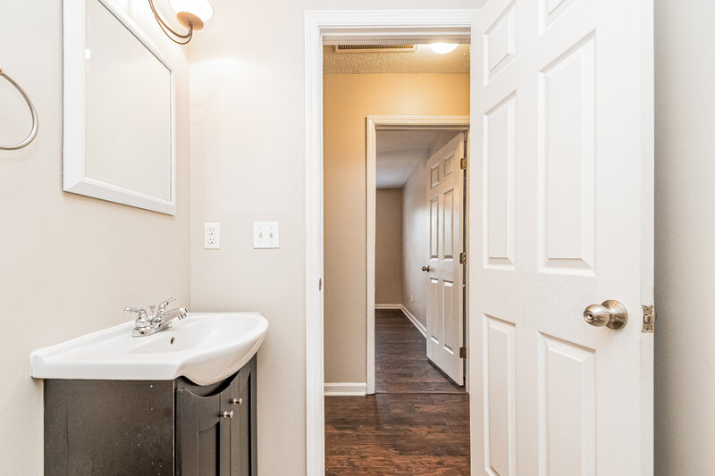 2,240/Mo, 430 Woodchase Green Dr Fuquay Varina, NC 27526 Bathroom View 2