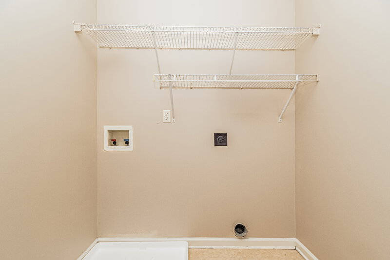 2,240/Mo, 430 Woodchase Green Dr Fuquay Varina, NC 27526 Laundry Room View