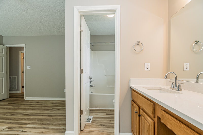 1,815/Mo, 1012 S Willhaven Dr Fuquay Varina, NC 27526 Main Bathroom View 2