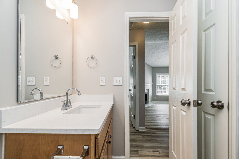 1,815/Mo, 1012 S Willhaven Dr Fuquay Varina, NC 27526 Bathroom View