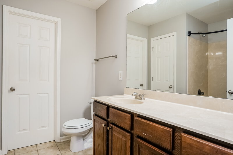 1,940/Mo, 120 Smart Ct Clayton, NC 27520 Main Bathroom View