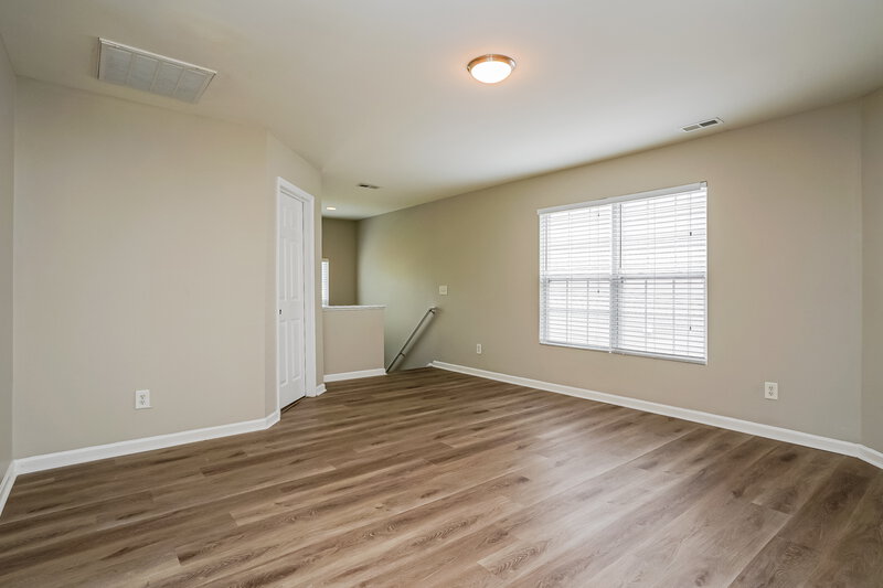 1,995/Mo, 3783 Burtons Barn St Raleigh, NC 27610 Loft View