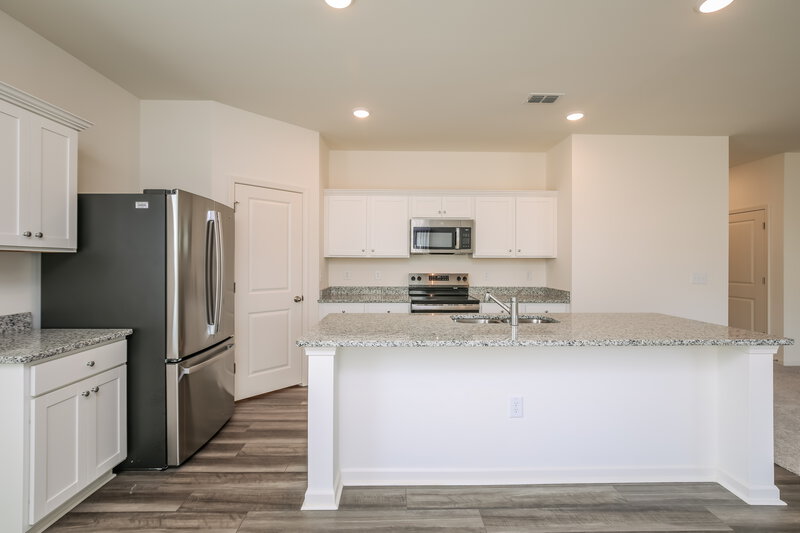 2,130/Mo, 243 Babbling Brook Dr Clayton, NC 27520 Kitchen View