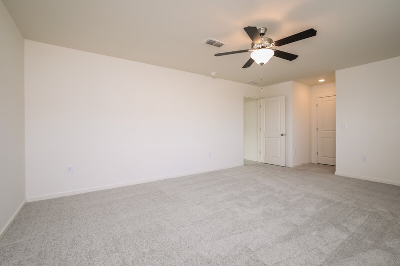 2,130/Mo, 243 Babbling Brook Dr Clayton, NC 27520 Main Bedroom View