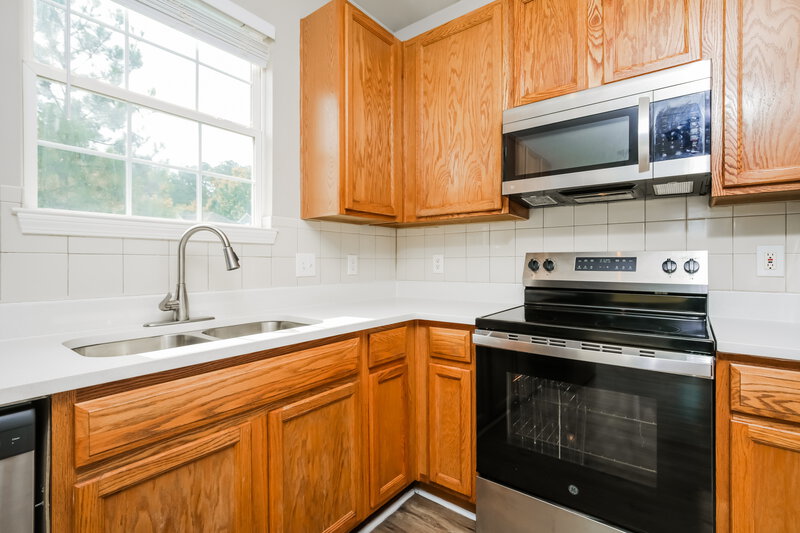 0/Mo, 802 Shefford Town Dr Rolesville, NC 27571 Kitchen View 2