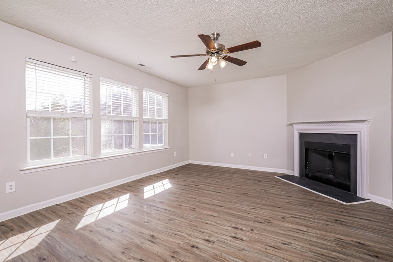 2,145/Mo, 7252 Great Laurel Dr Raleigh, NC 27616 Living Room View