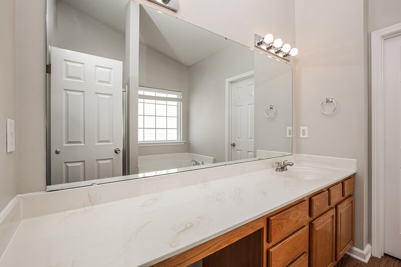 2,145/Mo, 7252 Great Laurel Dr Raleigh, NC 27616 Main Bathroom View